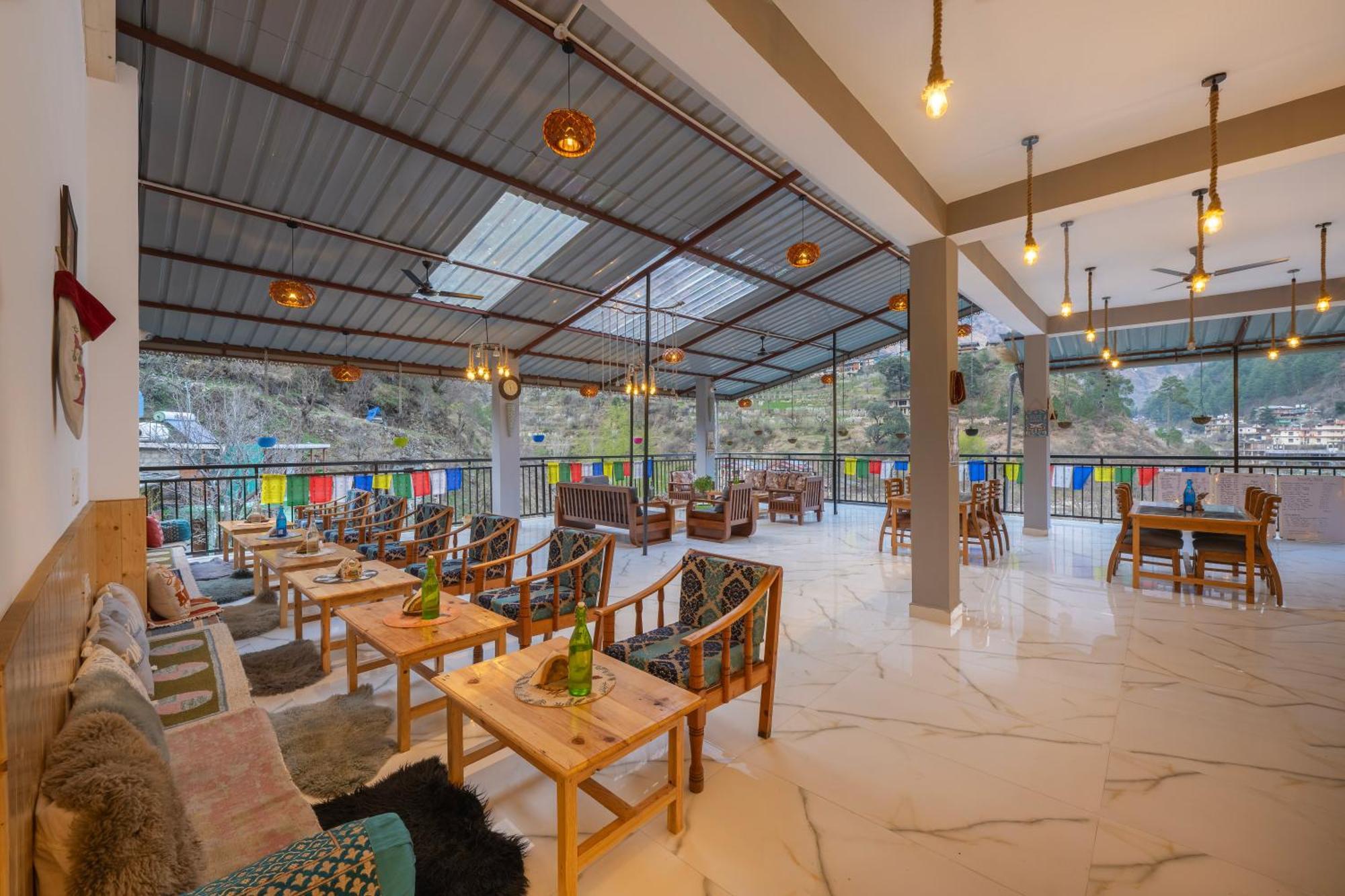 Sharda Resort-Tirthan Valley Banjar Luaran gambar