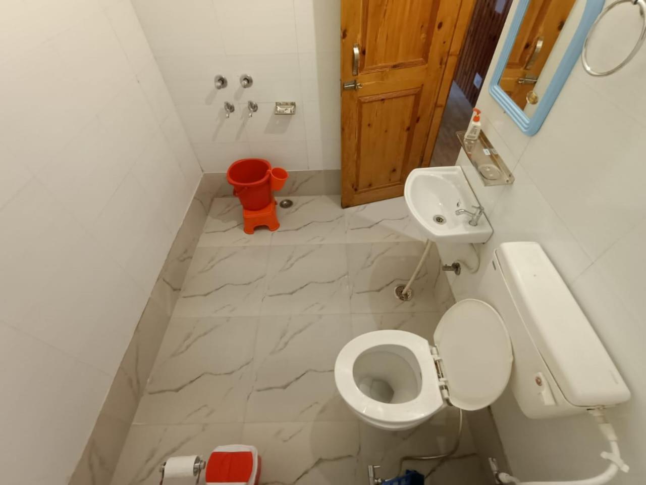Sharda Resort-Tirthan Valley Banjar Luaran gambar
