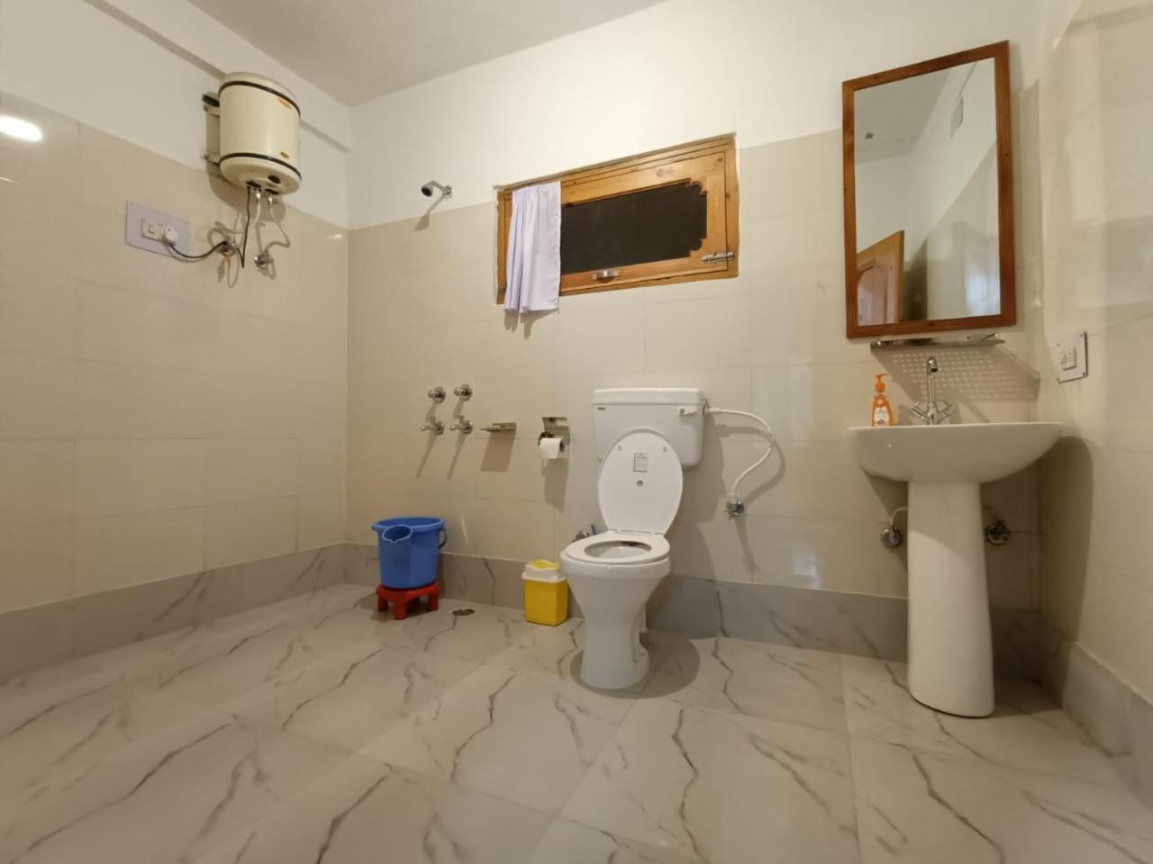 Sharda Resort-Tirthan Valley Banjar Luaran gambar